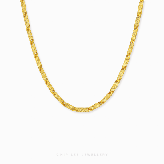 916 Gold Faceted Link Necklace by Chip Lee Jewellery Singapore. Brilliant chain with precision-cut links for a continuous light-catching shine.