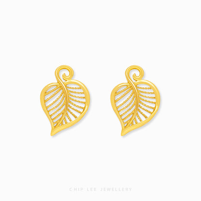 Chip Lee Jewellery Flora Studs. Intricate 916 Gold (22K) leaf and petal flower stud earrings. Certified pure gold nature-inspired jewelry SG.