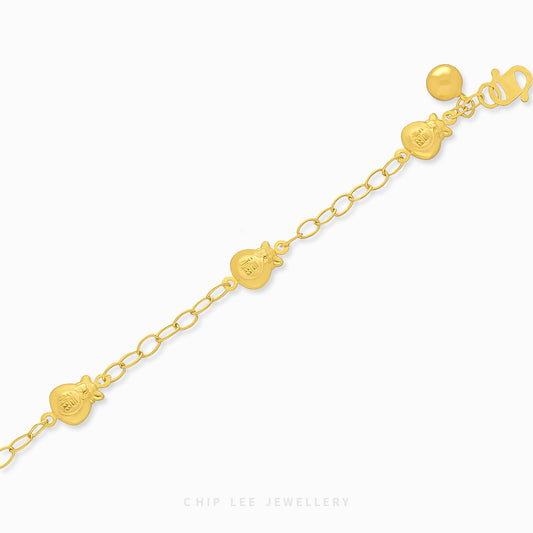 Fu Money Bag Baby Bracelet by Chip Lee Jewellery, 999 pure gold, featuring a "元宝" charm, symbolizing wealth and prosperity for newborns.