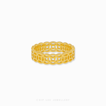 916 Gold Coin Ring featuring a traditional currency motif and a polished finish, designed for a modern luxury statement.