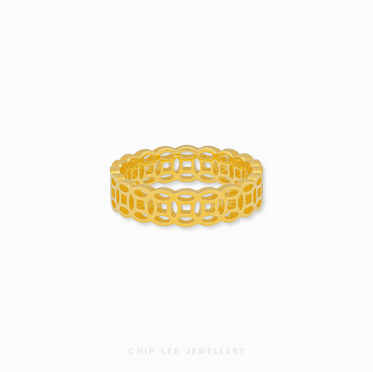 916 Gold Coin Ring featuring a traditional currency motif and a polished finish, designed for a modern luxury statement.