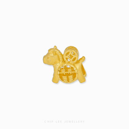 Horse Abacus Pendant in 916 gold by Chip Lee Jewellery Singapore, showing a galloping horse and movable wealth abacus beads.