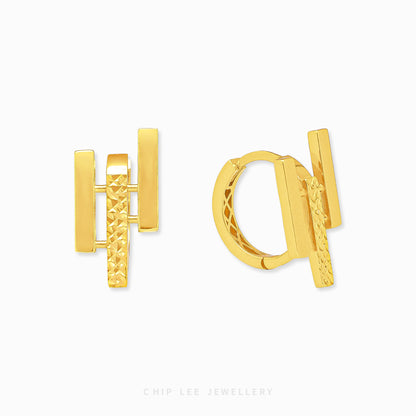 Intricate Earring in certified 916 gold by Chip Lee Jewellery Singapore, detailed design for refined elegance and versatile timeless style.