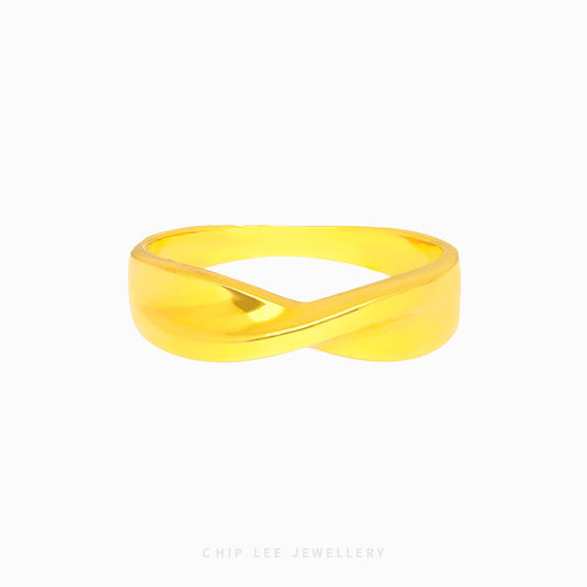 Simple Gold Twist Ring