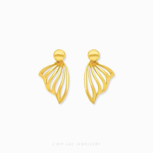 Chip Lee Jewellery Kurdele Earring. Heavyweight 916 Gold (22K) hoop earrings with a detailed wavy ribbon design. Certified pure gold SG jewelry.