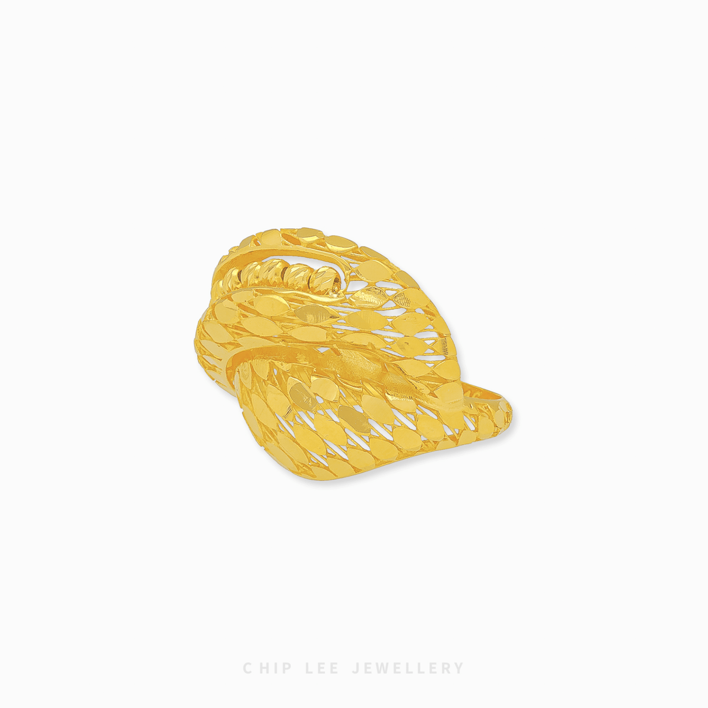 916 Gold Leaf Weave Ring by Chip Lee Jewellery Singapore. Interwoven leaf design symbolizing growth, resilience, and eternal renewal.