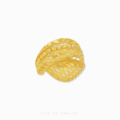 916 Gold Leaf Weave Ring by Chip Lee Jewellery Singapore. Interwoven leaf design symbolizing growth, resilience, and eternal renewal.
