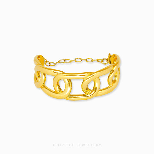 Loop Knot Bangle by Chip Lee Jewellery Singapore, 916 gold, elegant loop knot design symbolising unity and refined style accessory