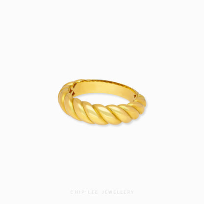 Croissant Ring