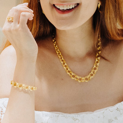 Oriana Jewellery Set with bold interlocking links in 916 gold by Chip Lee Jewellery Singapore