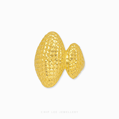 Pulut Dakap Ring in 916 gold featuring a traditional Malay intertwined woven design with a high-polish gold finish.