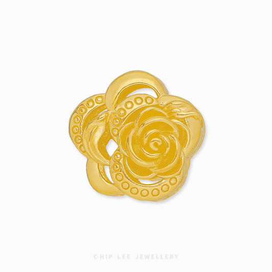 916 Gold Rose Charm by Chip Lee Jewellery Singapore. Highly detailed floral charm symbolizing enduring love, beauty, and passionate elegance.
