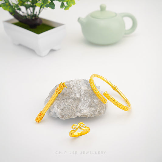 Ru Yi Jin Gu Bang (如意金箍棒) Set by Chip Lee Jewellery Singapore, 916/22K gold, intricate design, symbolizes strength and protection, unique accessory.