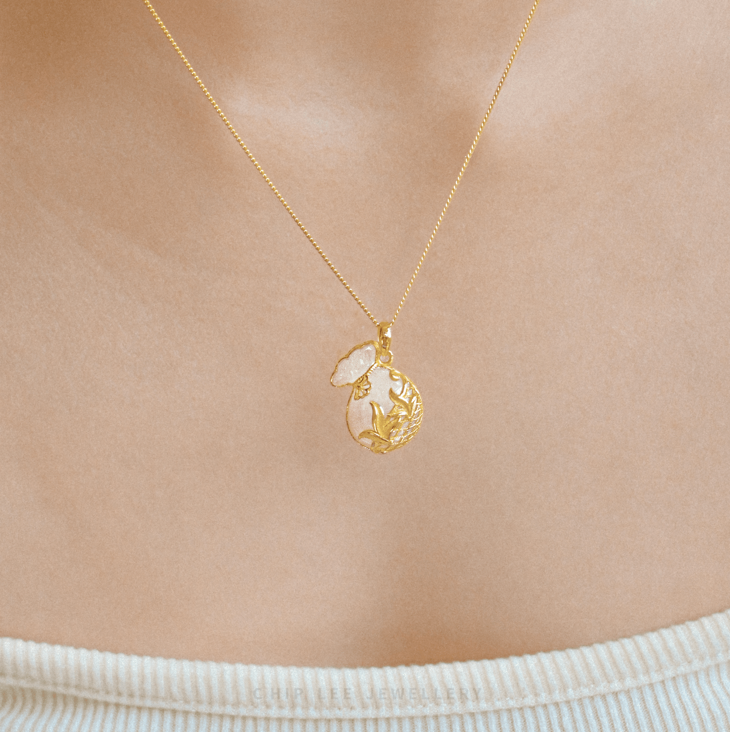 999 Pure Gold Fortune Bag He Tian Jade Pendant