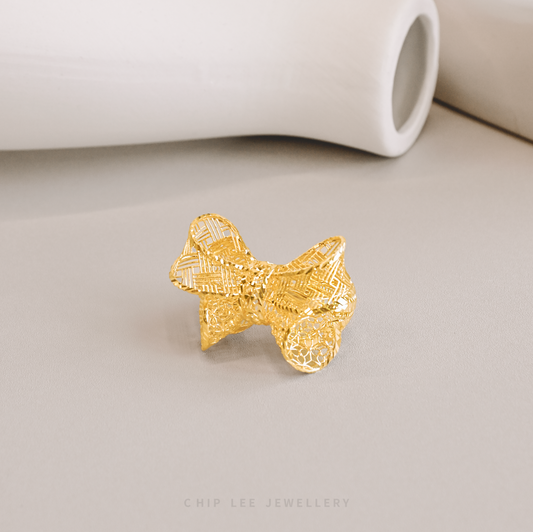 Eternal Ribbon Ring