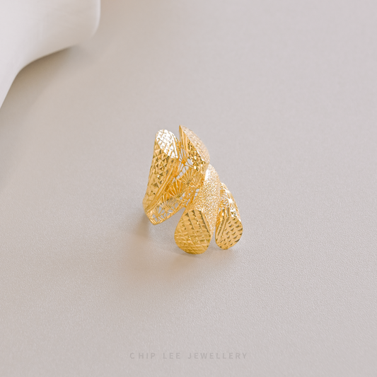 Bold Swoosh Ring