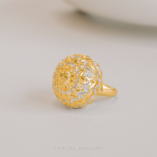 Bold Oracle Ring