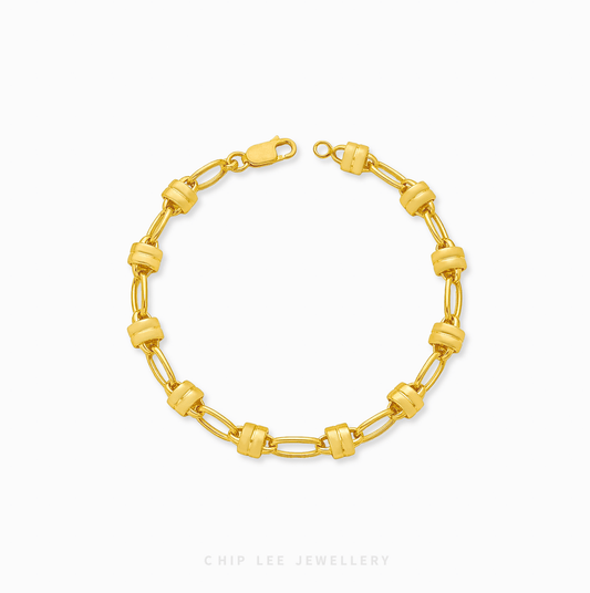 Barrel Link Bracelet with smooth barrel-shaped links, modern elegant women’s jewelry, perfect for daily or special occasion wear