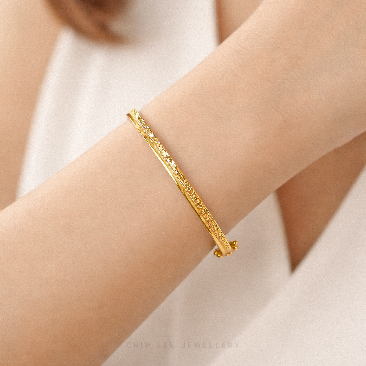 Regal Line Bangle