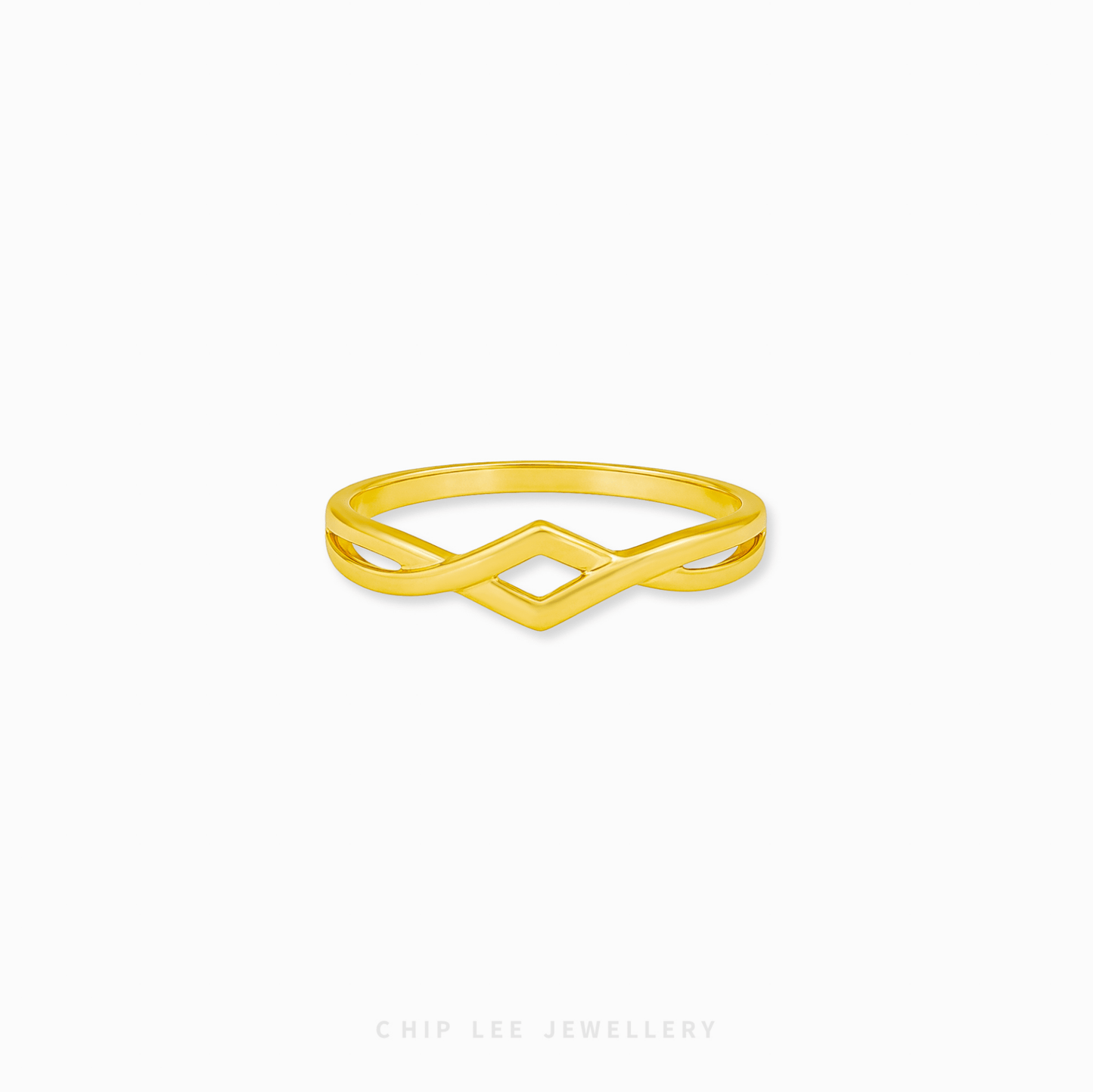 Serene Flow gold ring with fluid flowing design, elegant women’s gold jewelry for everyday wear or stacking