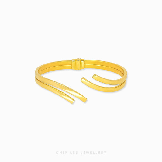 Simplistic Cuff Bangle by Chip Lee Jewellery Singapore, 916/22K gold, minimalist design, sleek lines, versatile accessory for daily wear and special occasions.