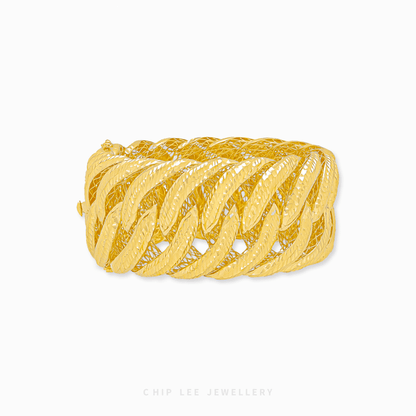 Textured Aurora Bold Bangle in 916 gold