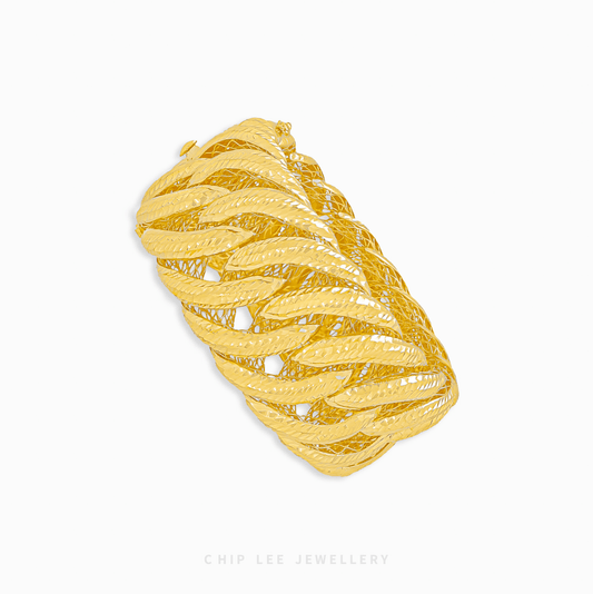 Textured Aurora Bold Bangle in 916 gold