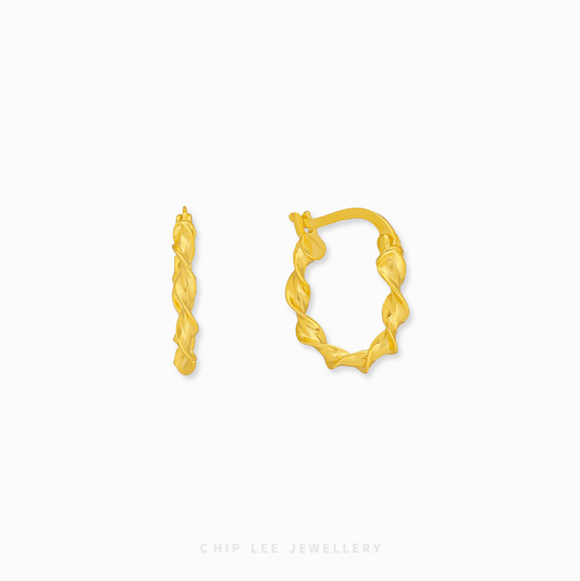 Chip Lee Jewellery Singapore Twisted Hoop Earrings 916 Gold for women. Textured gold hoops online. Modern, elegant, daily wear accessory.