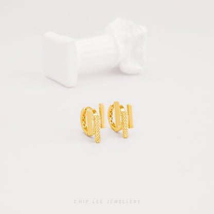 Intricate Earring in certified 916 gold by Chip Lee Jewellery Singapore, detailed design for refined elegance and versatile timeless style.