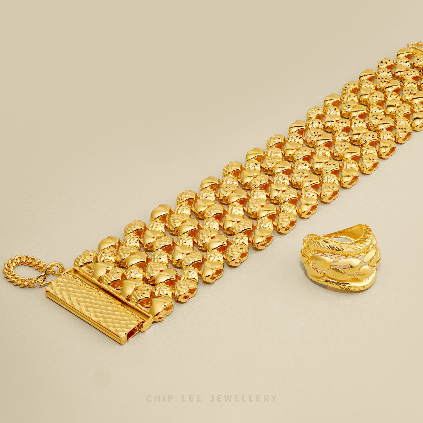 Textured Heart Link Bracelet