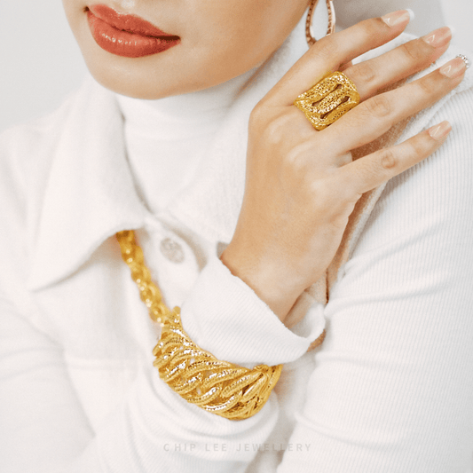 Textured Aurora Bold Bangle